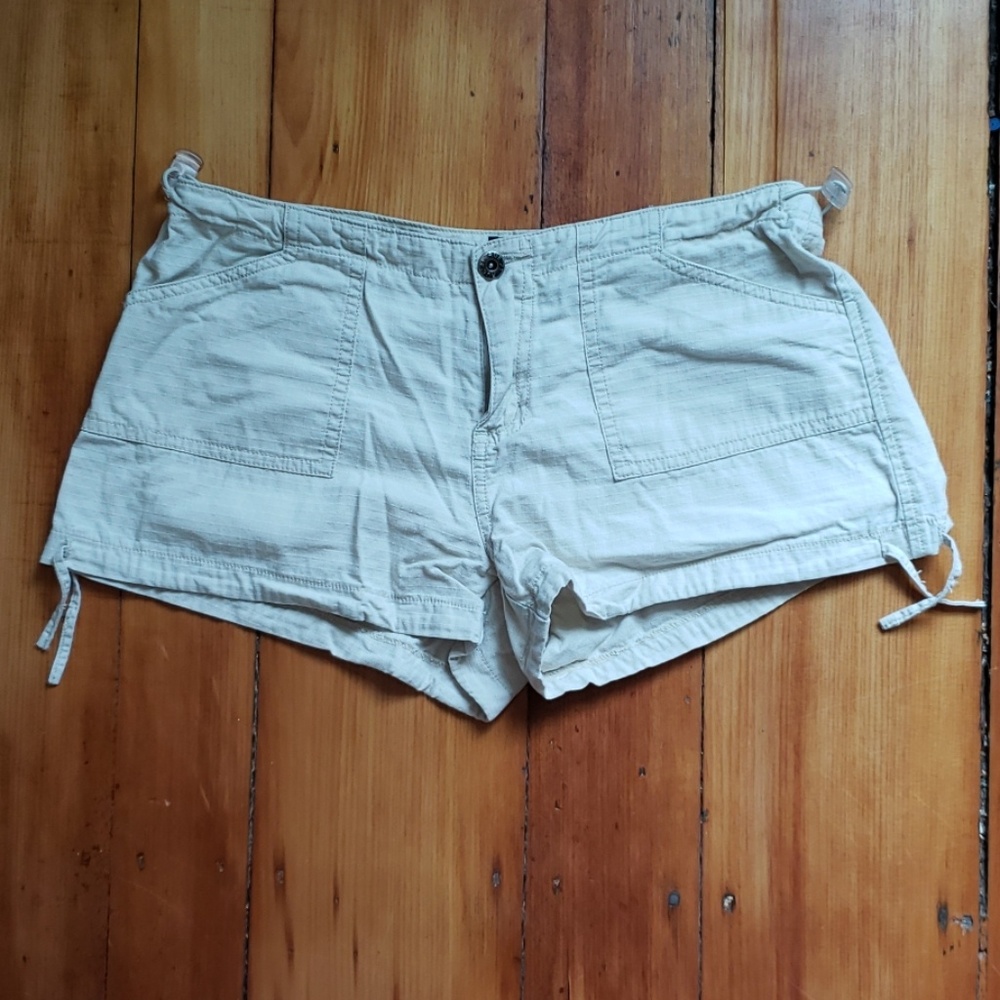 Rue 21 light khaki shorts size 5/6 juniors